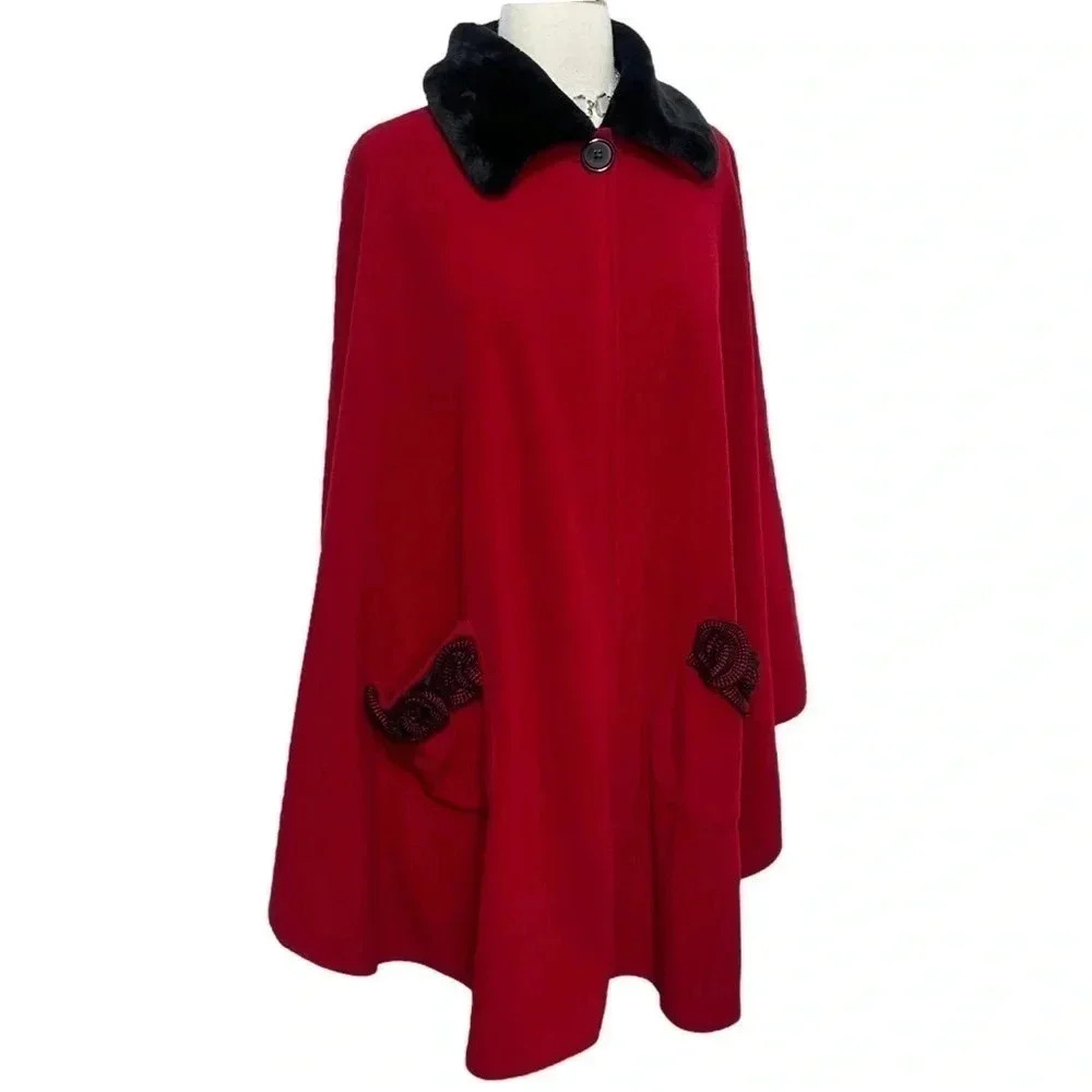 Le Moda Cape Coat‎ OS Red Black Faux Fur Collar Embroidered Pockets 4817-417